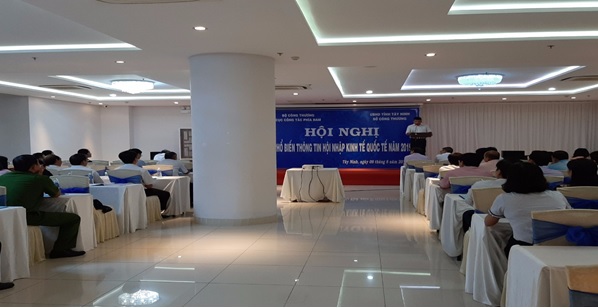 H KHTH T82019.jpg